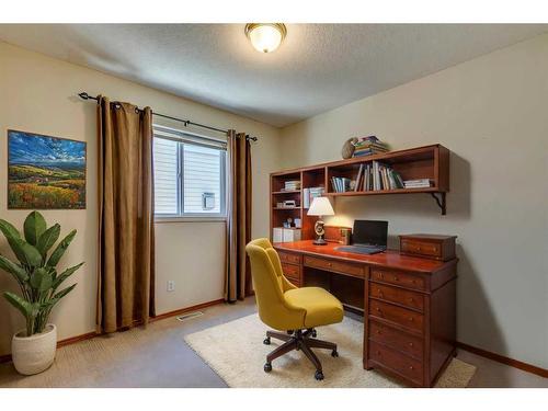 88 Sceptre Close Nw, Calgary, AB - Indoor Photo Showing Office