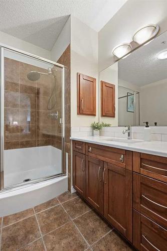 404-20 Discovery Ridge Close Sw, Calgary, AB - Indoor Photo Showing Bathroom