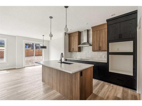 225 Calhoun Crescent Ne, Calgary, AB - Indoor Photo Showing Kitchen