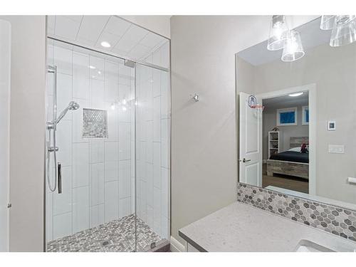 11 Elveden Place Sw, Calgary, AB - Indoor Photo Showing Bathroom