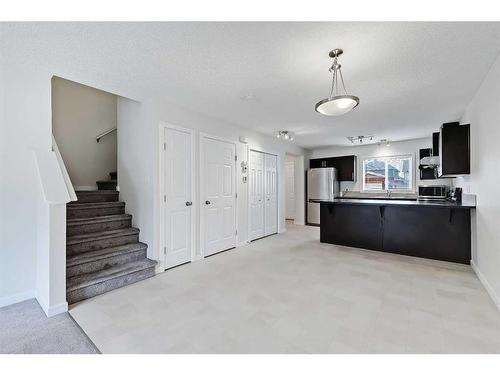 155 Skyview Point Crescent Ne, Calgary, AB - Indoor Photo Showing Kitchen