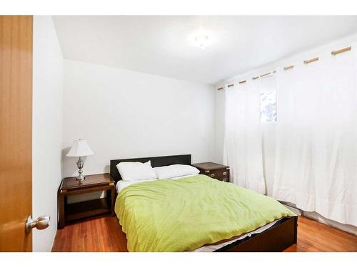 11 Westview Drive Sw, Calgary, AB - Indoor Photo Showing Bedroom