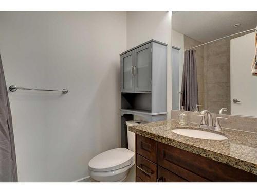 2103-210 15 Avenue Se, Calgary, AB - Indoor Photo Showing Bathroom