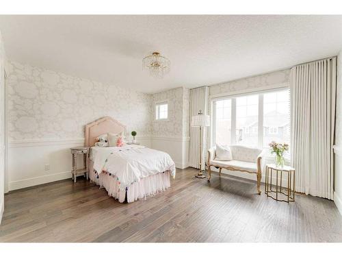 71 Aspen Dale Way Sw, Calgary, AB - Indoor Photo Showing Bedroom