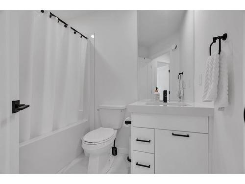 83 Spring Willow Close Sw, Calgary, AB - Indoor Photo Showing Bathroom