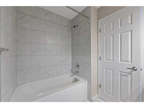 20 Cityside Park Ne, Calgary, AB - Indoor Photo Showing Bathroom