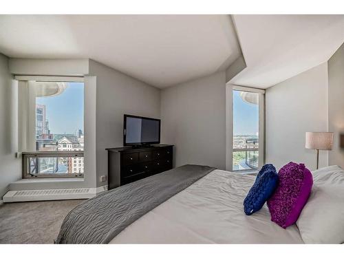 2203-1078 6 Avenue Sw, Calgary, AB - Indoor Photo Showing Bedroom