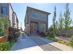 1660 42 Street SW Calgary, AB T3C 1Z5