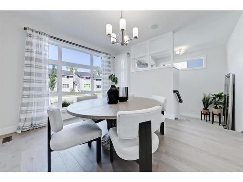 1660 42 Street Sw, Calgary, AB - Indoor Photo Showing Dining Room