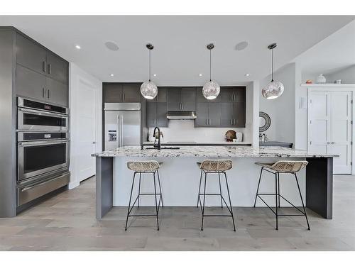 1660 42 Street Sw, Calgary, AB - Indoor Photo Showing Kitchen With Upgraded Kitchen