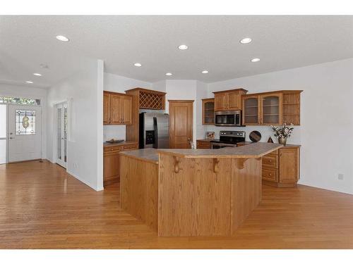 174 Prestwick Estate Way Se, Calgary, AB - Indoor Photo Showing Kitchen