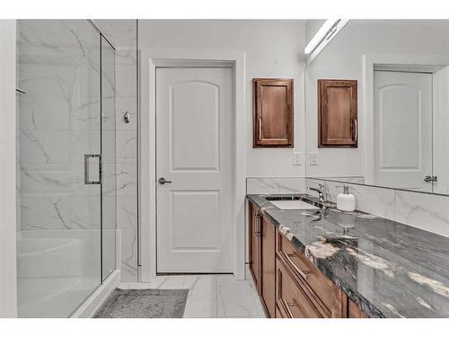 224 Dawson Harbour Heights, Chestermere, AB - Indoor Photo Showing Bathroom