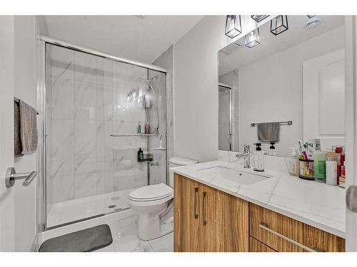 224 Dawson Harbour Heights, Chestermere, AB - Indoor Photo Showing Bathroom