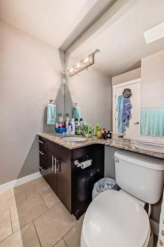 301-8710 Horton Road Sw, Calgary, AB - Indoor Photo Showing Bathroom