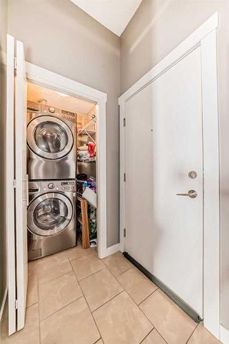 301-8710 Horton Road Sw, Calgary, AB - Indoor Photo Showing Laundry Room