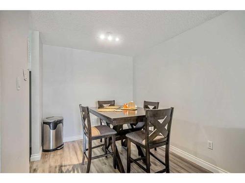 122-550 Westwood Drive Sw, Calgary, AB - Indoor Photo Showing Dining Room