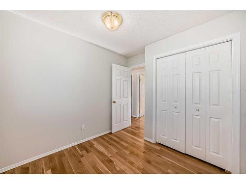 27 Barner Avenue, Red Deer, AB - Indoor Photo Showing Other Room