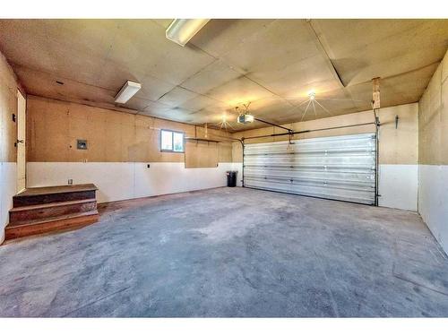 27 Barner Avenue, Red Deer, AB - Indoor Photo Showing Garage