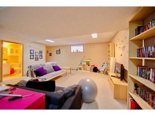 307 Appleglen Place Se, Calgary, AB - Indoor