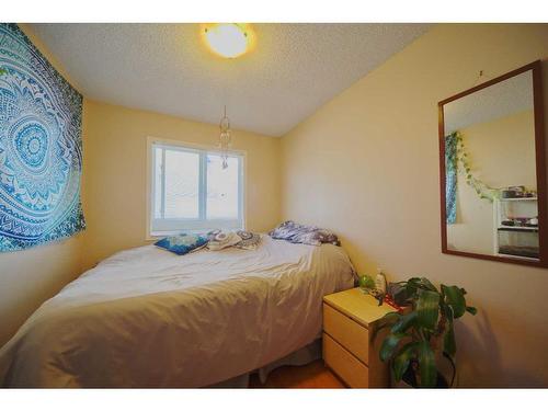 307 Appleglen Place Se, Calgary, AB - Indoor Photo Showing Bedroom