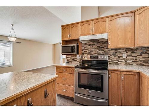 6 Halsall Street, Sylvan Lake, AB - Indoor Photo Showing Kitchen