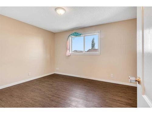 6 Halsall Street, Sylvan Lake, AB - Indoor Photo Showing Other Room