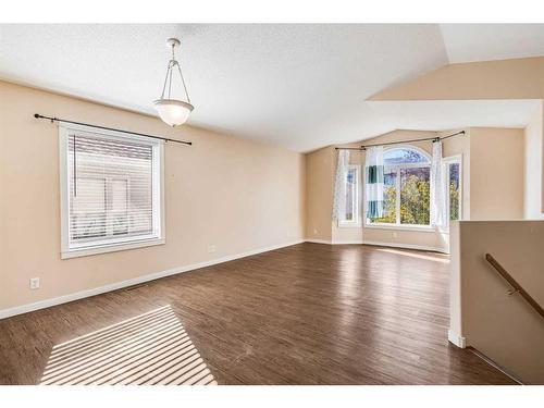 6 Halsall Street, Sylvan Lake, AB - Indoor Photo Showing Other Room