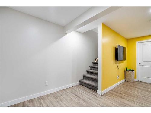 202 Auburn Crest Way Se, Calgary, AB - Indoor Photo Showing Bathroom