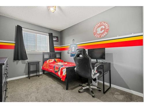 202 Auburn Crest Way Se, Calgary, AB - Indoor Photo Showing Bedroom