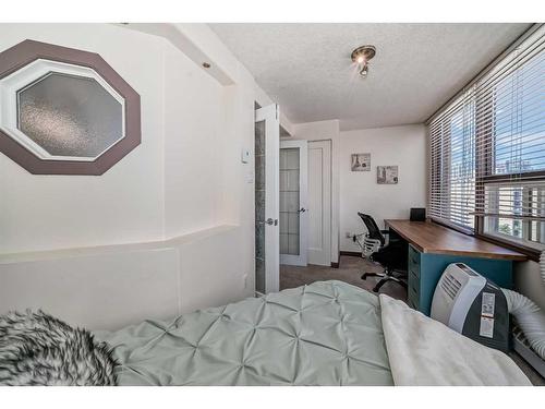 601-626 15 Avenue Sw, Calgary, AB - Indoor Photo Showing Bedroom