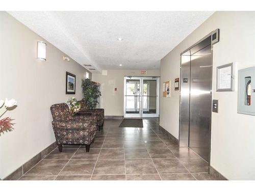 211-270 Shawville Way Se, Calgary, AB - Indoor Photo Showing Other Room