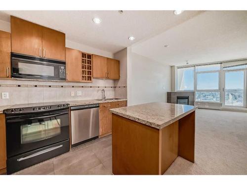 1803-77 Spruce Place Sw, Calgary, AB - Indoor Photo Showing Kitchen