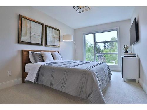 2514 19A Street Sw, Calgary, AB - Indoor Photo Showing Bedroom