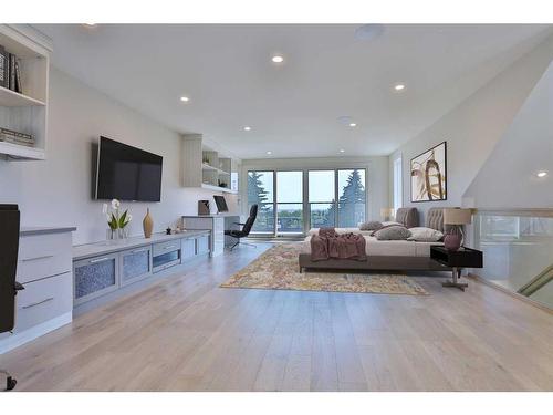 2514 19A Street Sw, Calgary, AB - Indoor Photo Showing Living Room