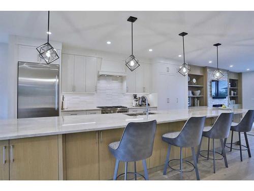 2514 19A Street Sw, Calgary, AB - Indoor Photo Showing Kitchen With Upgraded Kitchen