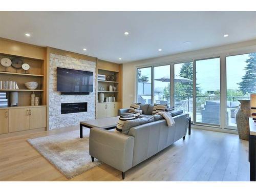 2514 19A Street Sw, Calgary, AB - Indoor Photo Showing Living Room With Fireplace