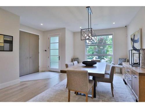 2514 19A Street Sw, Calgary, AB - Indoor Photo Showing Dining Room