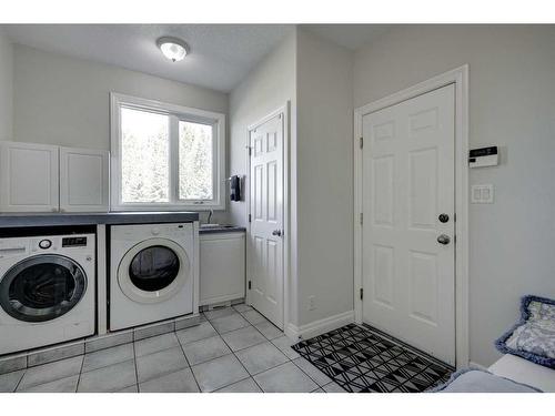 242132 88 Street East, Rural Foothills County, AB - Indoor Photo Showing Laundry Room