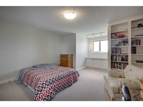 242132 88 Street East, Rural Foothills County, AB - Indoor Photo Showing Bedroom