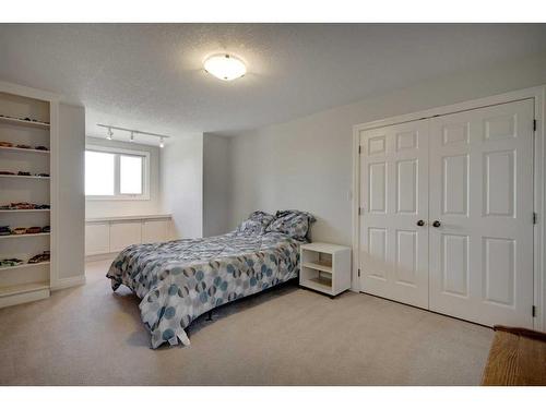 242132 88 Street East, Rural Foothills County, AB - Indoor Photo Showing Bedroom