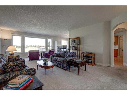 242132 88 Street East, Rural Foothills County, AB - Indoor Photo Showing Living Room