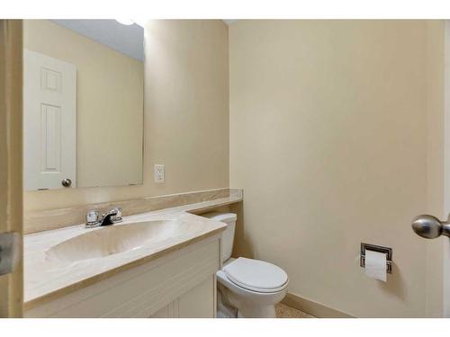 2224 Woodview Drive Sw, Calgary, AB - Indoor Photo Showing Bathroom