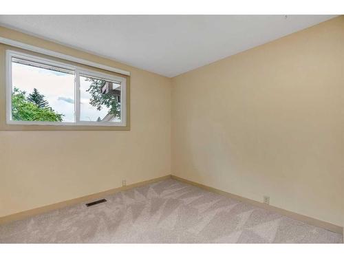 2224 Woodview Drive Sw, Calgary, AB - Indoor Photo Showing Other Room