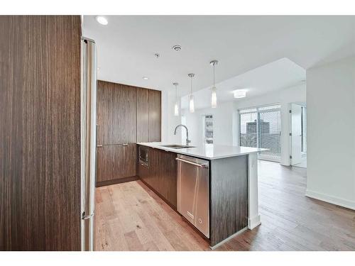 3306-930 6 Avenue Sw, Calgary, AB - Indoor Photo Showing Kitchen With Upgraded Kitchen