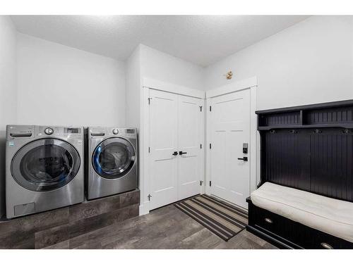 468 Muirfield Crescent, Lyalta, AB - Indoor Photo Showing Laundry Room