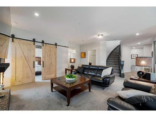 468 Muirfield Crescent, Lyalta, AB - Indoor Photo Showing Living Room