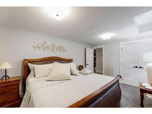 468 Muirfield Crescent, Lyalta, AB - Indoor Photo Showing Bedroom