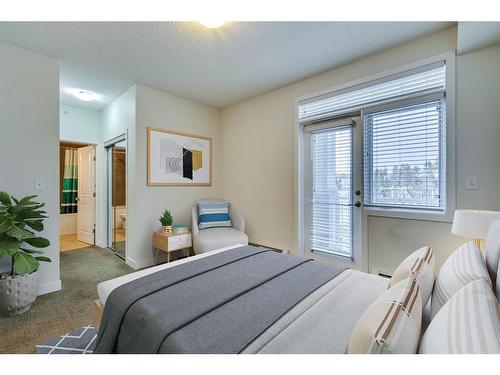 406-2422 Erlton Street Sw, Calgary, AB - Indoor Photo Showing Bedroom