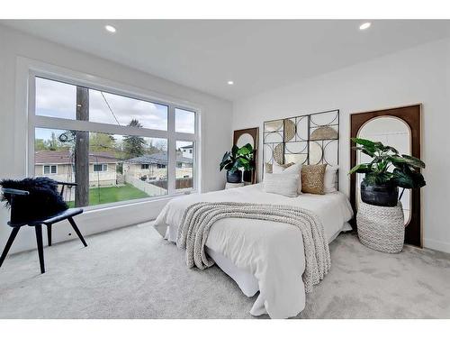 8-3404 8 Avenue Sw, Calgary, AB - Indoor Photo Showing Bedroom