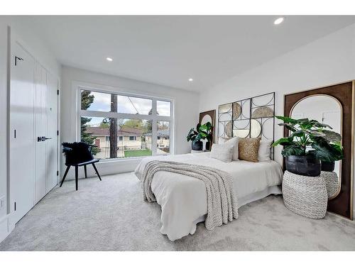 5-3404 8 Avenue Sw, Calgary, AB - Indoor Photo Showing Bedroom